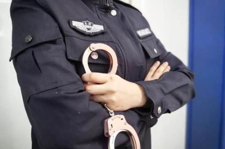 刑侦大案纪实：将舍友残忍杀害藏尸宿舍衣柜，死刑后千字遗书