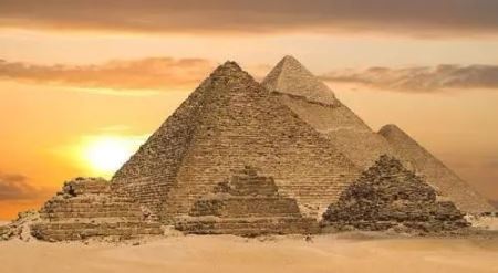 海底金字塔未解之谜之可以通往未知世界