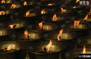 未解的谜团:为什么古墓中的长明灯永不熄灭?