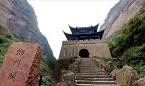 重庆出发周边三天自驾游最适合线路推荐，旅游攻略,省时省力,跟着玩就对了!