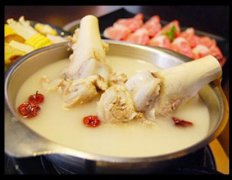 天冷常煮骨头汤缓解疲劳补充营养