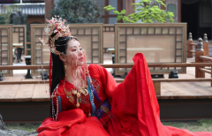 长月烬明叶冰裳是好是坏