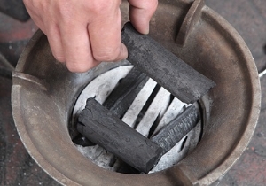 烧烤的木炭怎样引燃 不败的生火3步骤