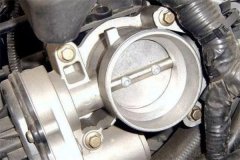 节气门上的水管是散热的吗？主要有哪些作用