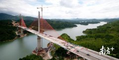 河惠莞桥头段河惠莞高速枫树坝特大桥北岸边跨成功合龙