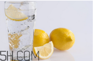 秋天的茄子能吃吗？秋天喝柠檬水注意事项