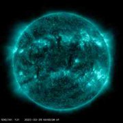 太阳发出强烈的太阳耀斑