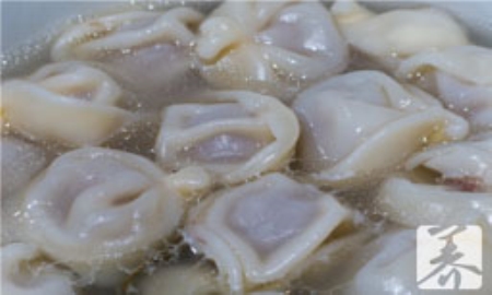 低筋面粉能包饺子吗