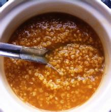 吃红糖小米粥，养胃补气血