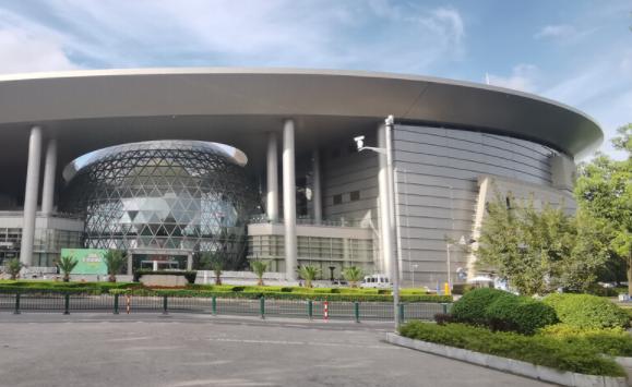 上海科技馆和自然博物馆哪个好玩？上海科技馆坐地铁怎么走快啊