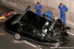 戴安娜王妃发生车祸的原因目前没有明确结论？具有争议性