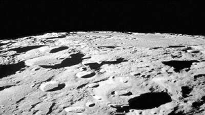 这些贵重金属就留在了月球岩石内部