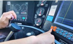 火车有方向盘吗？火车上有餐厅吗？