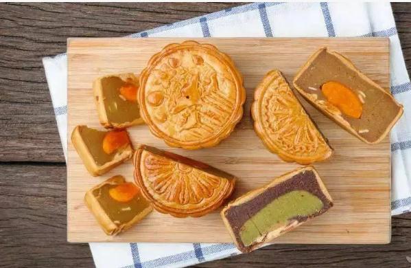 无糖月饼糖尿病人可以吃吗？一块月饼的热量是多少？