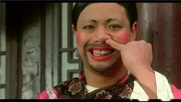 这种形态异常的怪鱼 不擅长游泳 却喜欢四只“脚”行走