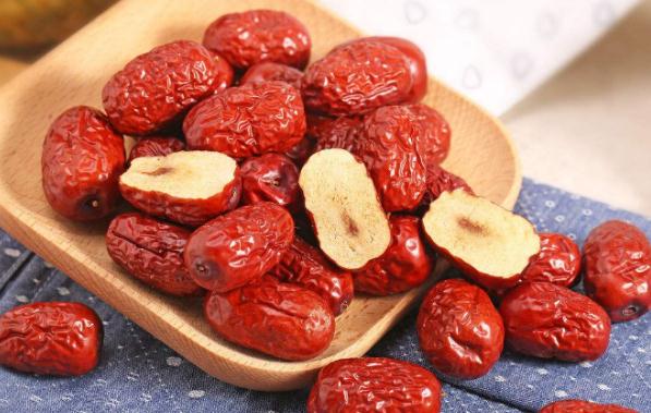 大枣什么人不宜吃?牛奶不能和大枣一起吃是真的吗?
