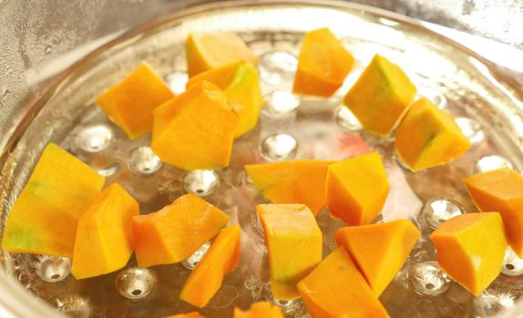 南瓜可以做成哪些点心呢?南瓜能直接放水里煮吗