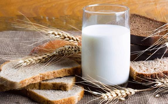 全脂牛奶和纯牛奶的区别是什么？纯牛奶和酸奶哪个营养更高