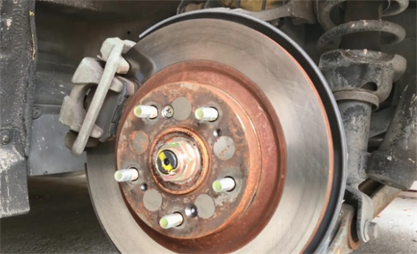 刹车异响是什么原因造成