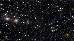 暗物质可能会在我们周围的时空轻轻摇摆——