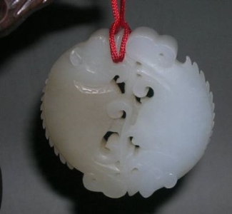 月球背面的未解之谜,隐藏着外星生物史前城市和远古飞船残骸