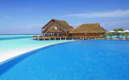 12580订机票，坐飞机去伊犁如何订机票