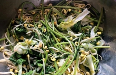 小土豆烧排骨饭店做法