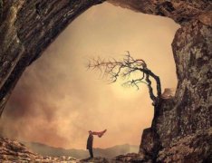 揭露猫脸老太太事件：寻找亲人的老人被误认为猫脸女魔头