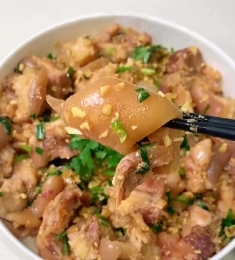 豌豆苗炒肉的做法